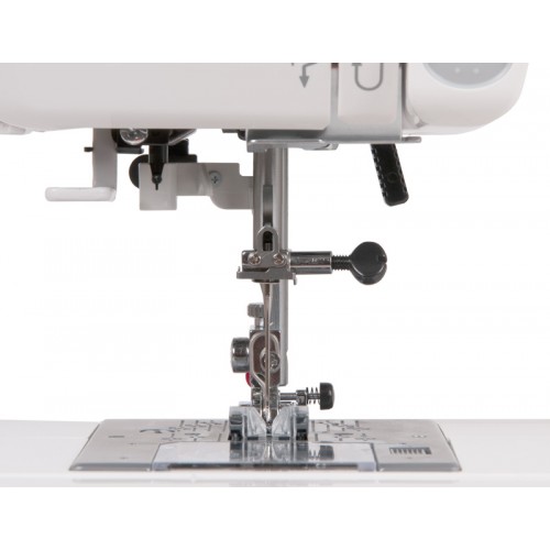 Компьютерная швейная машина Janome DC 50