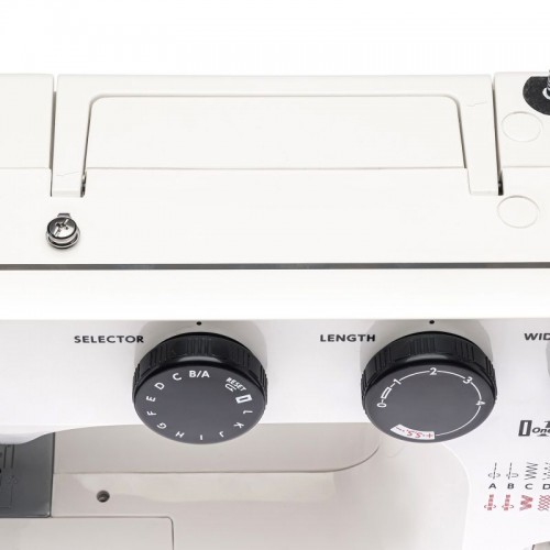 Электромеханическая швейная машина Janome Q33